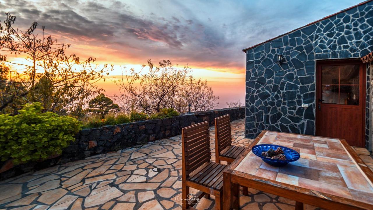 Летний дом Sunset And Stars Stone House *